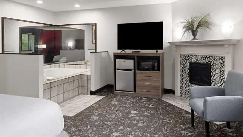 In-room hot tub at Ramada by Wyndham Cedar Rapids South in Cedar Rapids, IA