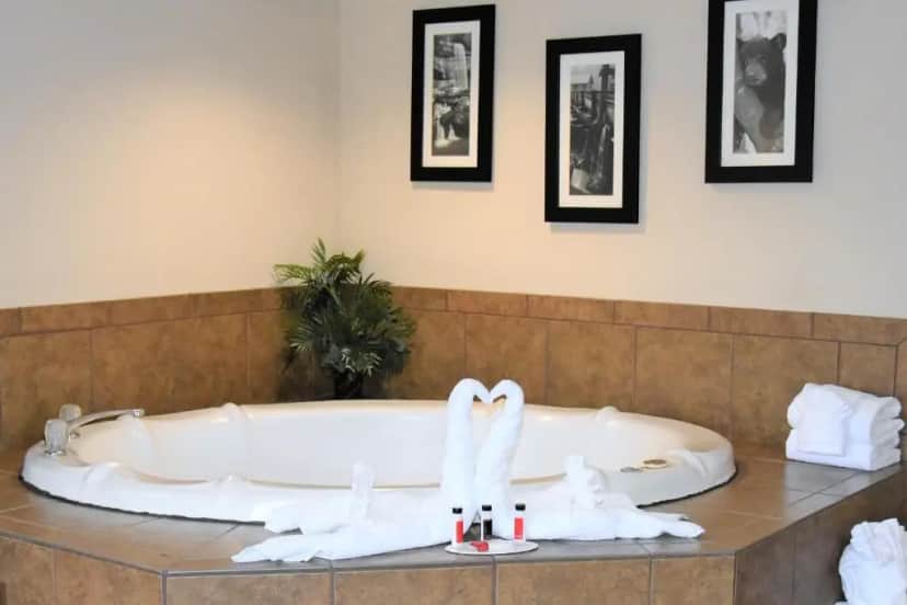 Private in-room jacuzzi in the King Jacuzzi Suite – Non-Smoking at Ramada by Wyndham Pigeon Forge North