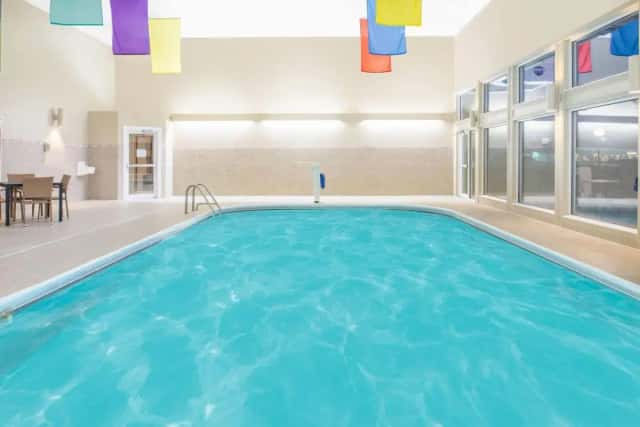 Ramada by Wyndham Springfield North — guest room