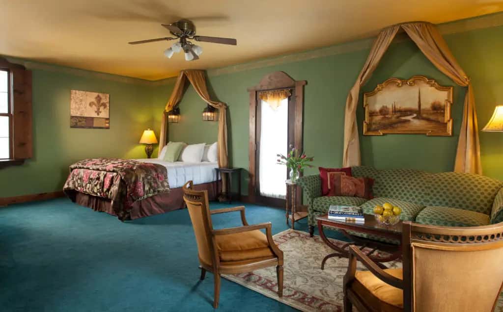 Ravenwood Castle — guest room