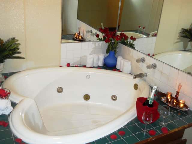 Jetted bathtub at Red Carpet Inn Hot Springs