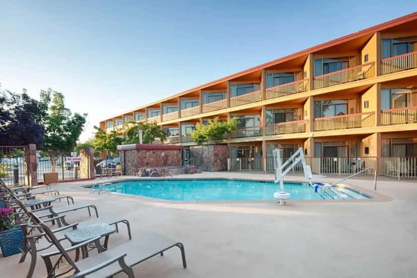 In-room hot tub at Red Lion Hotel Boise Downtowner in Boise, ID