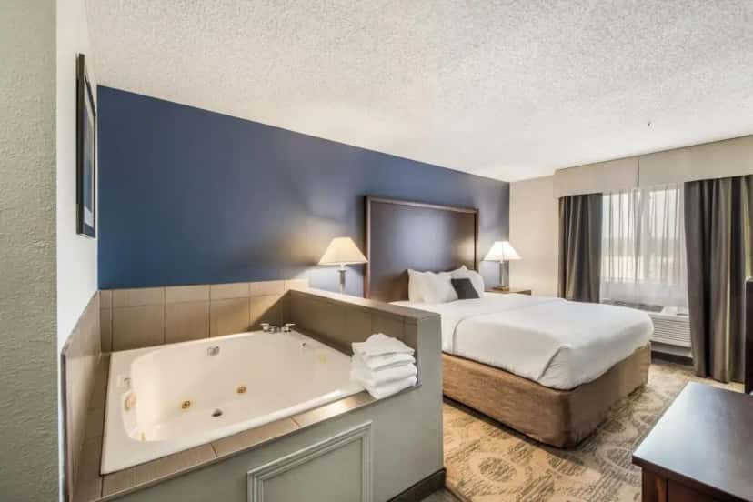 In-room hot tub at Red Lion Inn & Suites Sequim at Olympic National Park in Sequim, WA