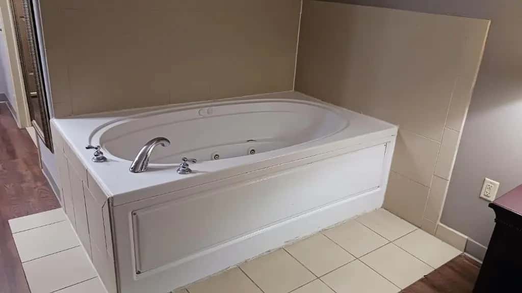 Private in-room jacuzzi tub in the Superior King Room with Spa Bath Non-Smoking at Red Roof Inn & Suites Midland