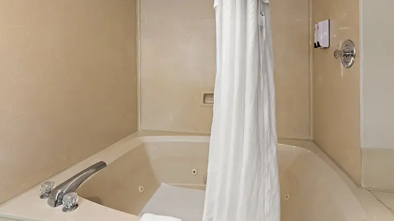 In-room hot tub at Red Roof Inn & Suites Monroe, NC in Monroe, NC