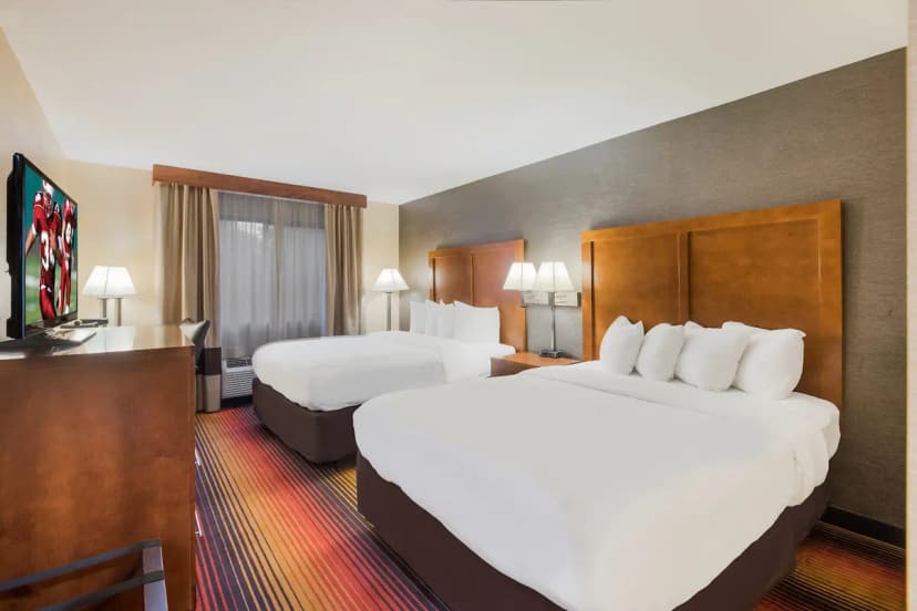 Hotels with jacuzzi in room in Fairfield