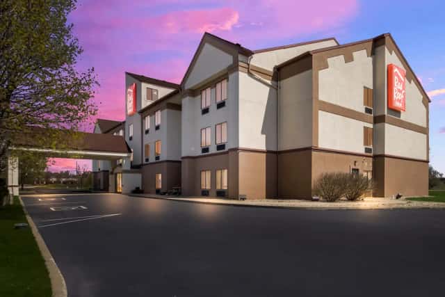 Red Roof Inn South Bend - Mishawaka — guest room