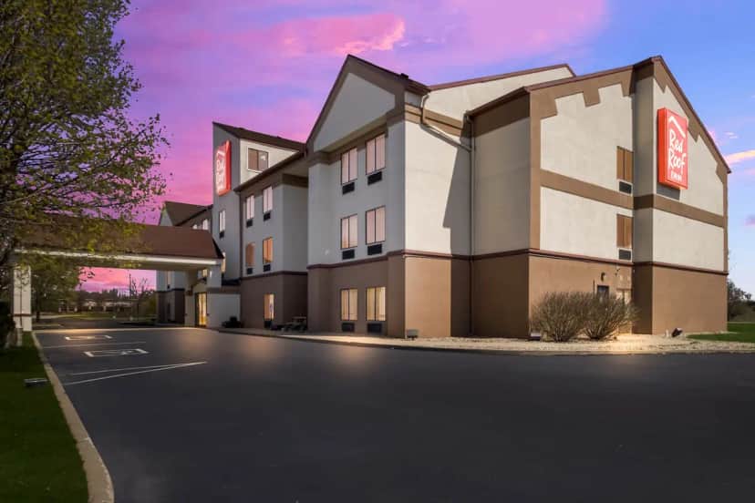 Red Roof Inn South Bend - Mishawaka hotel photo 1 in Granger, Indiana