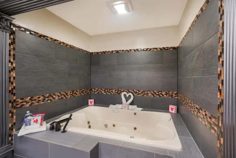 In-room hot tub at Red Roof Inn Stockton in Stockton, CA