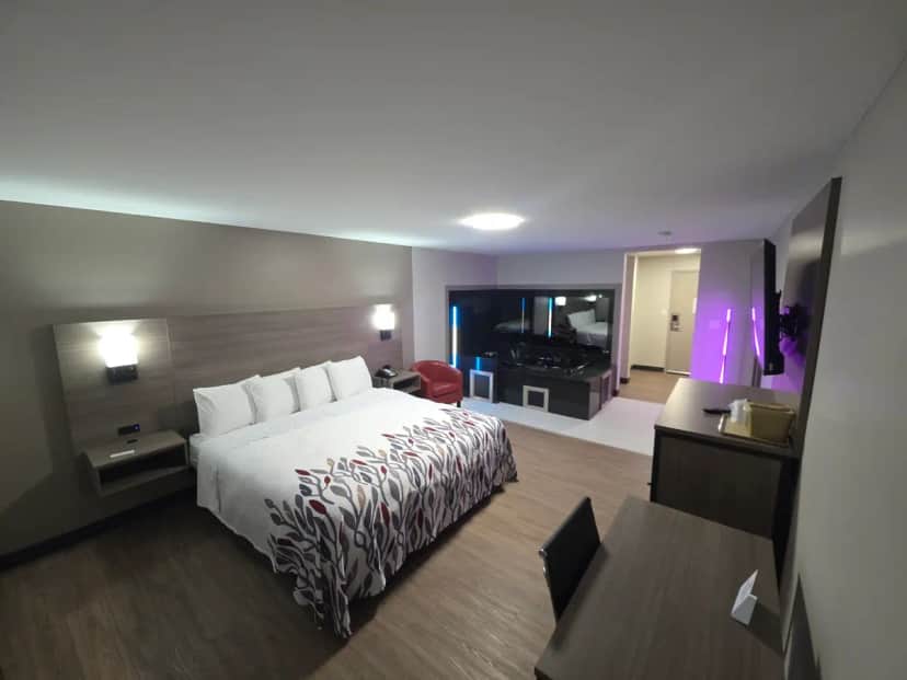 Red Roof Inn Sutton — guest room