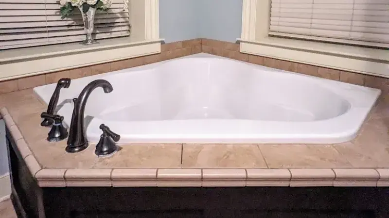 Hotels with jacuzzi in room in Grantville