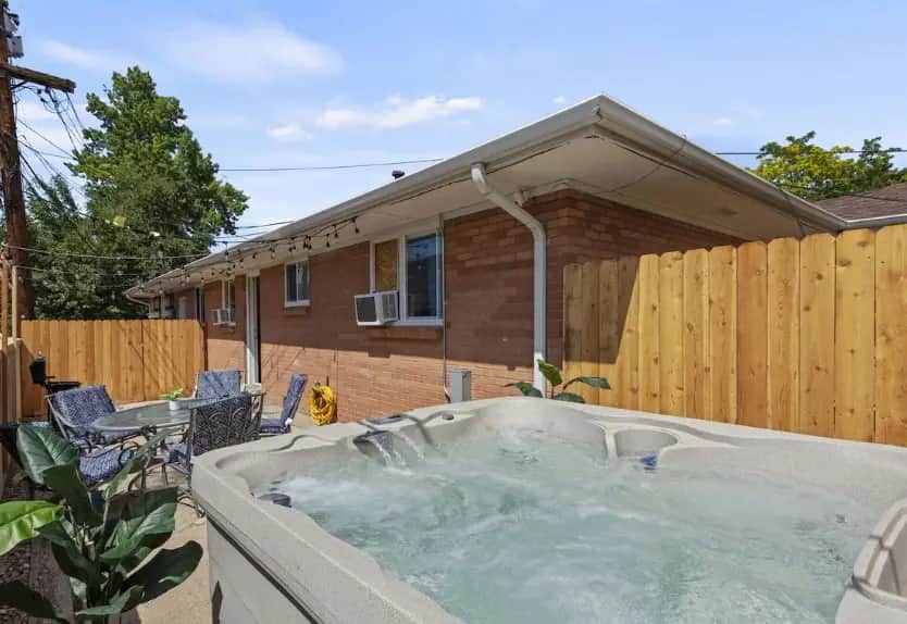 Private in-room jacuzzi at RedRocks HotTub KushKations 2KingBeds