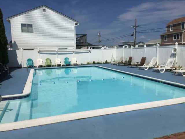 Regal Inn of Hampton Beach — guest room