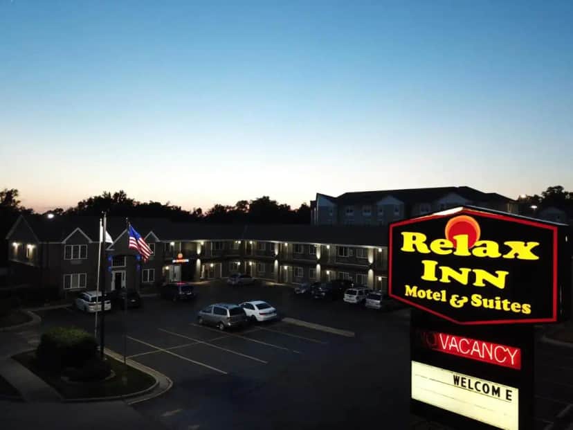 a review of the radiance inn motel and suites at Relax Inn Motel and Suites Omaha in Omaha