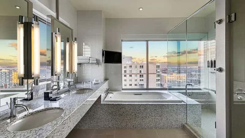 Renaissance Boston Waterfront Hotel hotel photo 1 in Boston, Massachusetts