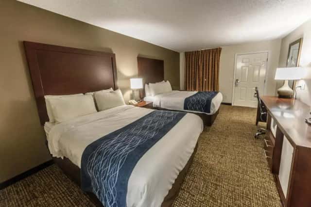 Richland Inn — guest room