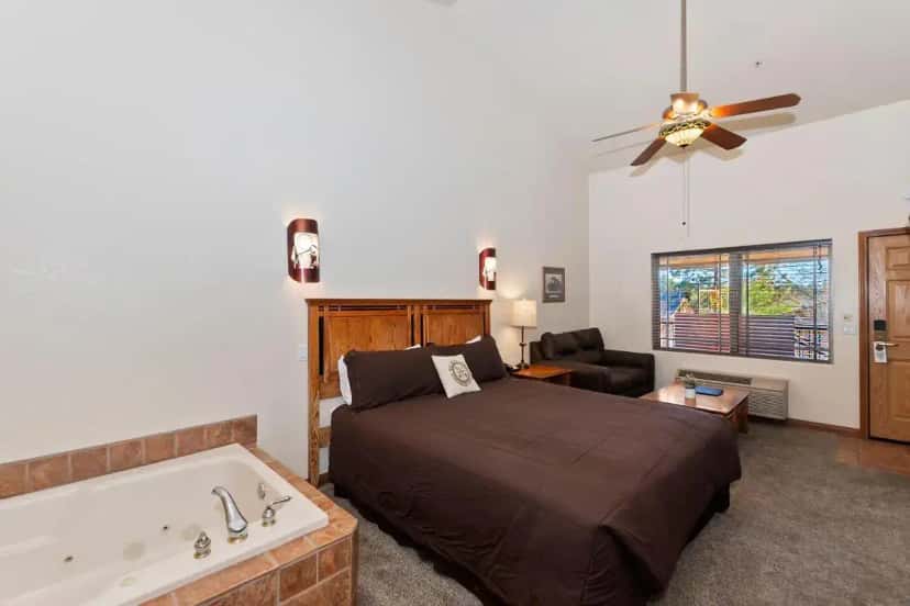 In-room hot tub at Robinhood Resort in Cabazon, CA