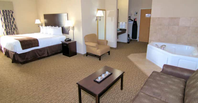 Private in-room jacuzzi at Rock Island Inn & Suites
