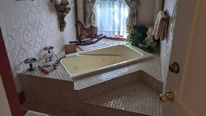 Rocking Horse Inn hotel photo 1 in Ravenna, Ohio