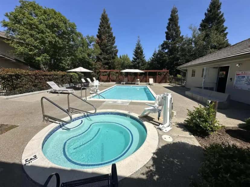 In-room hot tub at Rocklin Park Hotel in Rocklin, CA