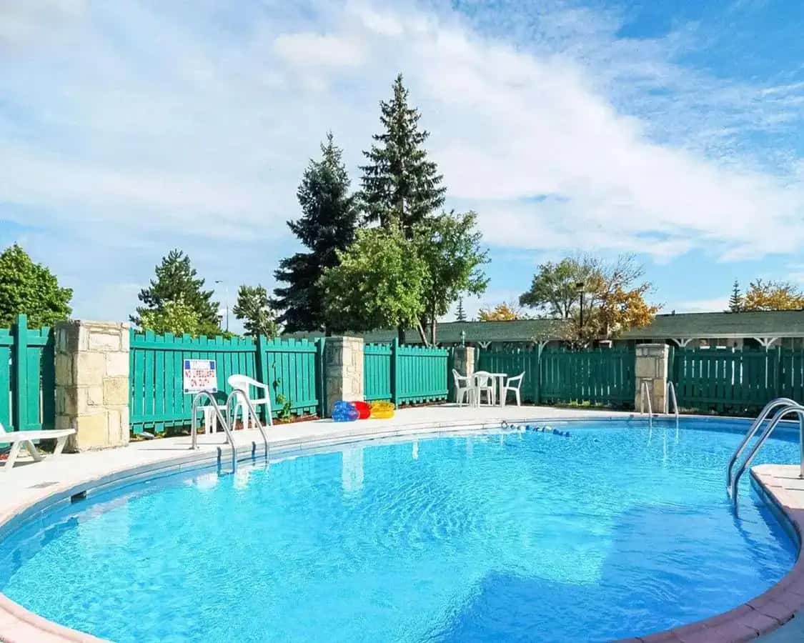 In-room hot tub at Rodeway Inn in Madison Heights, MI