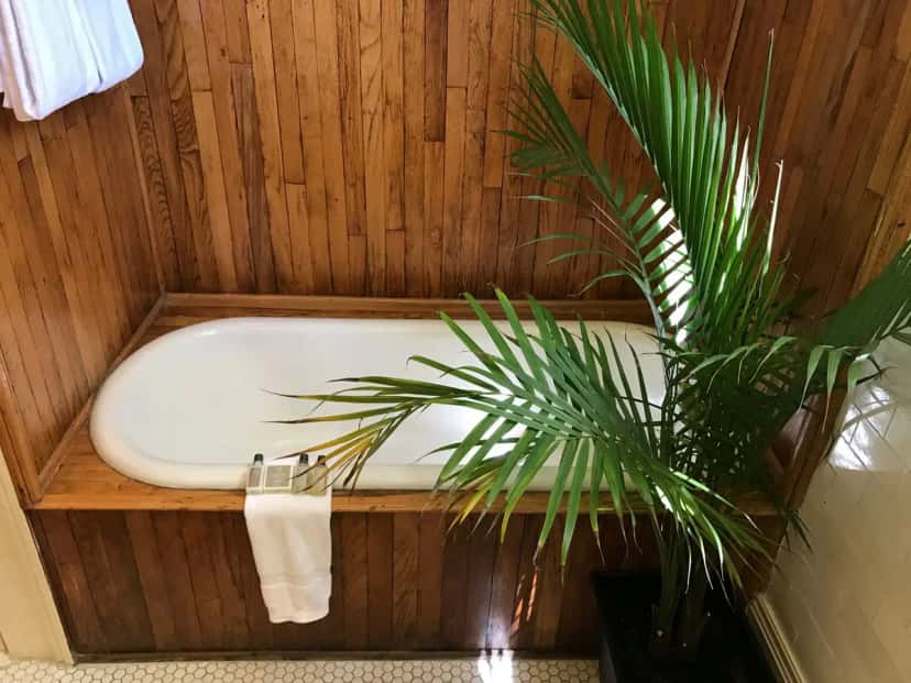 In-room hot tub at Rothschild – Pound House Inn in Columbus, GA