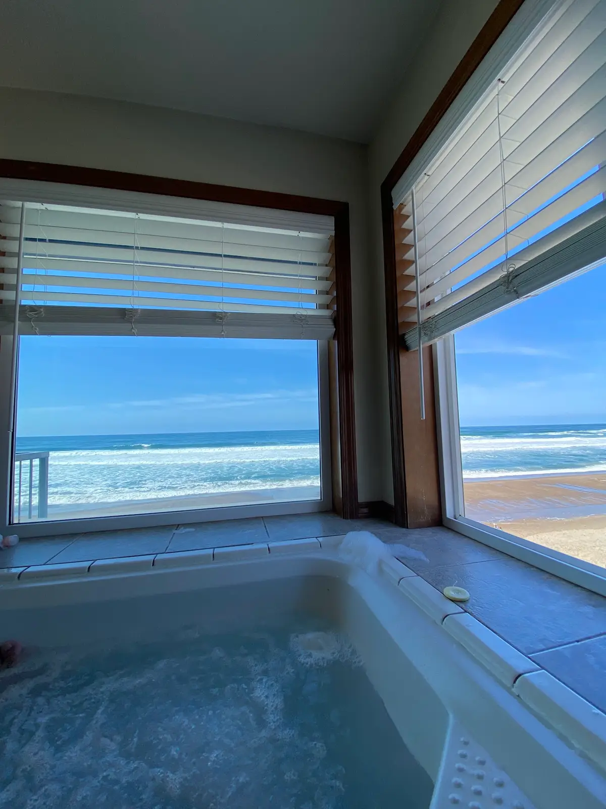 Private in-room jacuzzi at Sandcastle Beachfront Motel