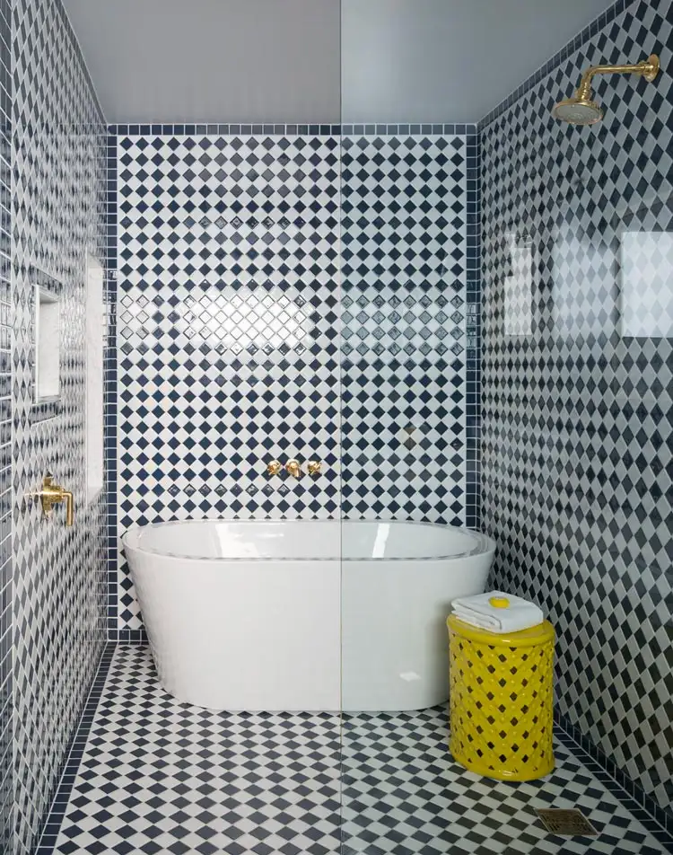Sands Hotel & Spa Deep soaking bathtub