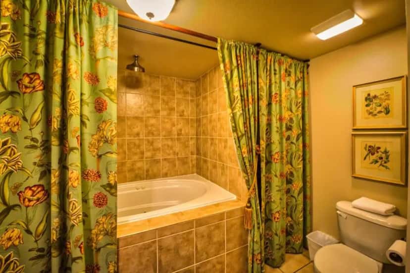 In-room hot tub at Sandy Cove Inn in Seaside, OR