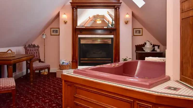 Scofield House Bed and Breakfast — guest room