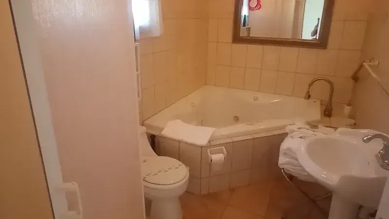 Sea Breeze Inn hotel photo 1 in Hyannis, Massachusetts