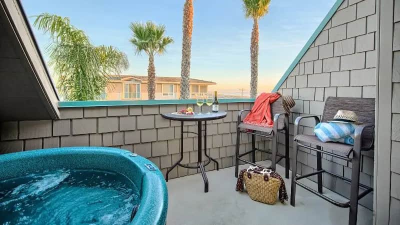 SeaVenture Beach Hotel & Restaurant hotel photo 1 in Pismo Beach, California