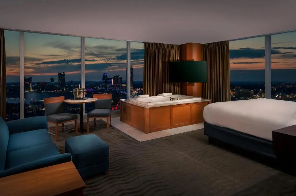Private in-room jacuzzi tub in the Corner King Suite with Spa Bath Non-smoking at Seneca Niagara Resort & Casino