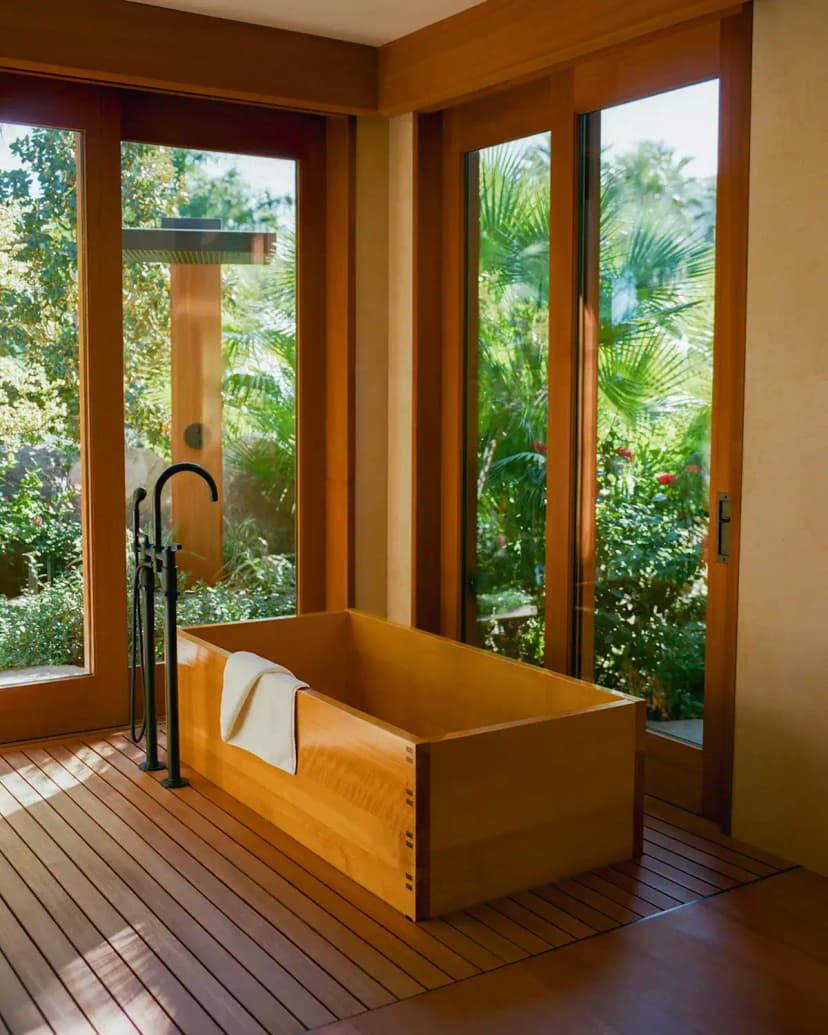 Hotels with jacuzzi in room in Rancho Mirage