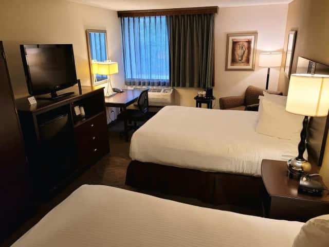 Seville Plaza Hotel, Trademark Collection by Wyndham — guest room