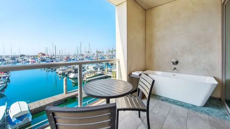 Hotels with jacuzzi in room in Redondo Beach