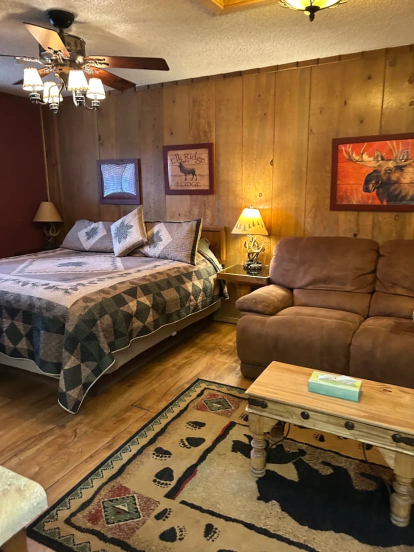 Hotels with jacuzzi in room in Ruidoso