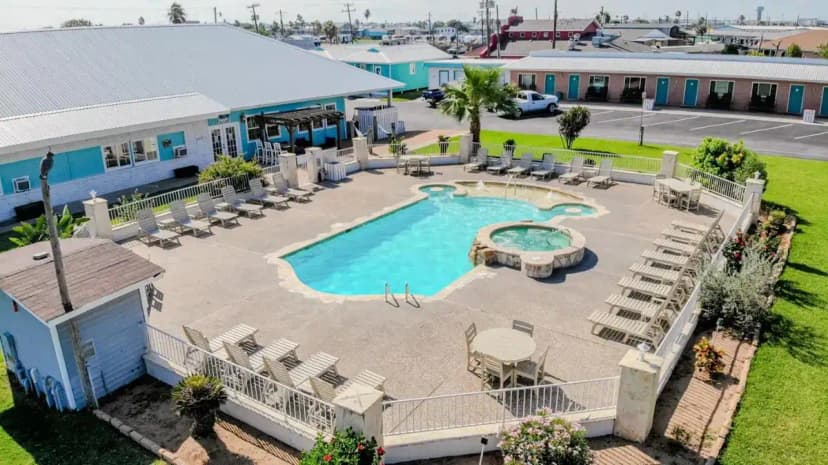 Hotels in Port Aransas with a jacuzzi in the room