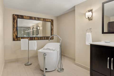 In-room hot tub at Sheraton Nashua in Nashua, NH