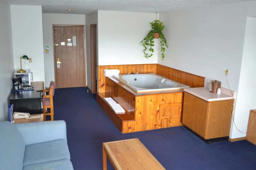 In-room hot tub at Sky Lodge Inn & Suites in Delavan, WI