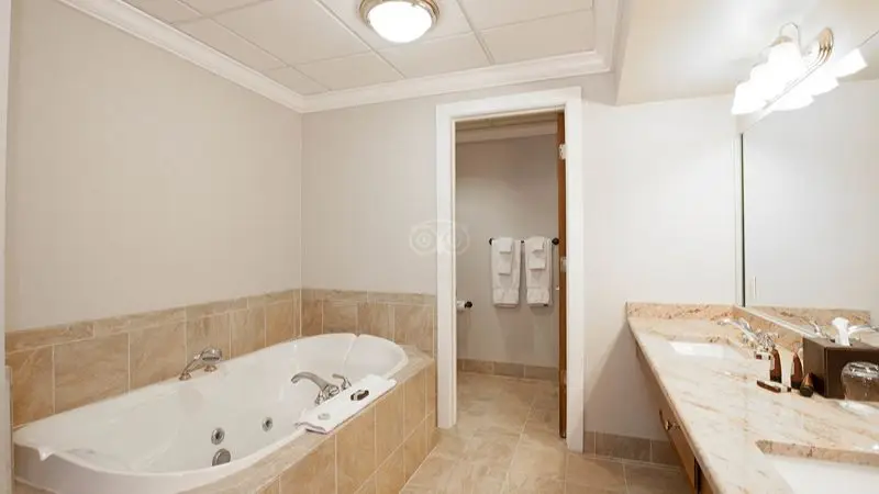 Hotels with jacuzzi in room in Skytop