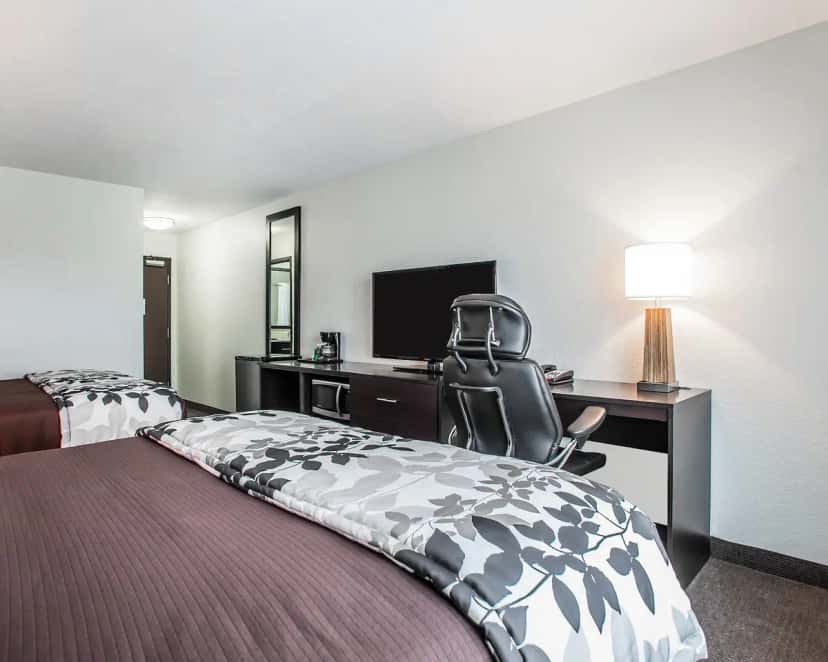 In-room hot tub at Sleep Inn & Suites Fort Dodge in Fort Dodge, IA