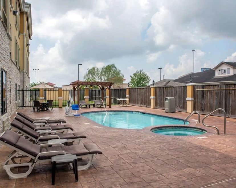 Shared outdoor hot tub at Sleep Inn & Suites Hotel Pearland - Houston South
