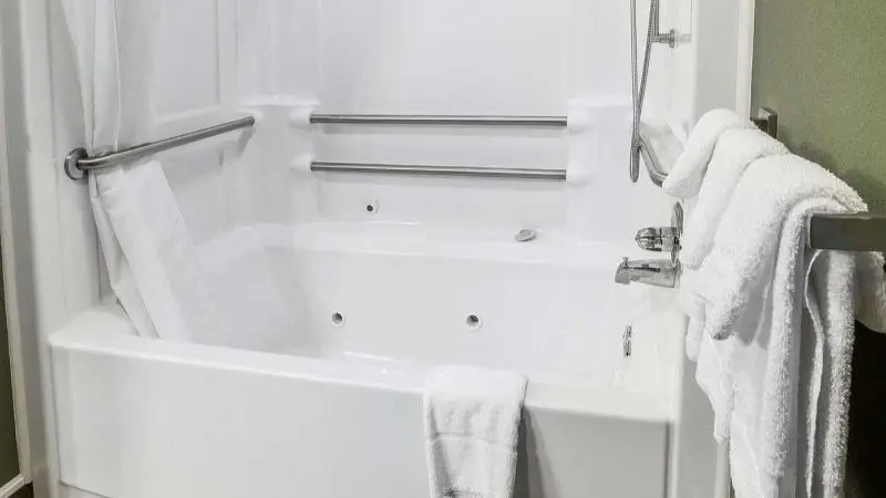 Sleep Inn & Suites Queensbury – Lake George hotel photo 1 in Queensbury, New York