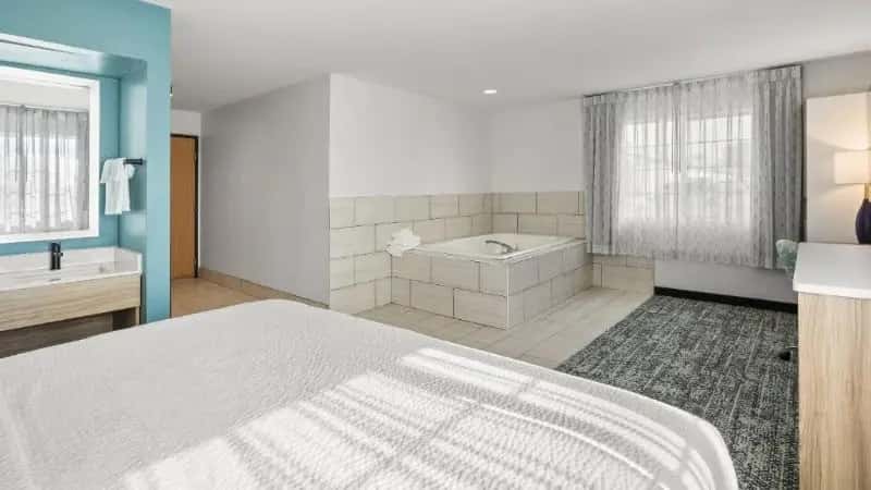 In-room hot tub at Sleep Inn & Suites Verona - Madison Southwest in Verona, WI