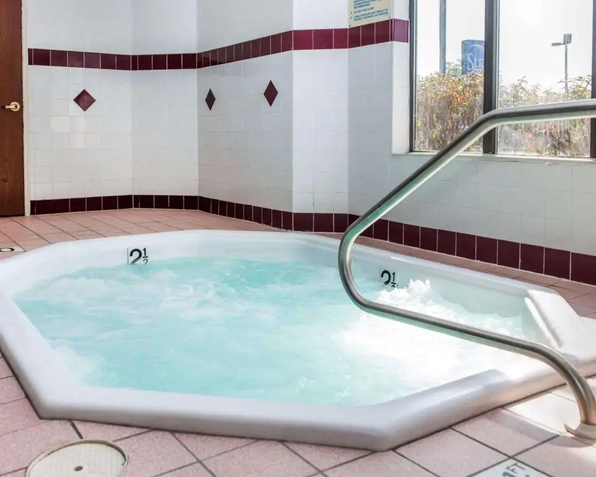 Shared indoor hot tub at Sleep Inn Elkhart North