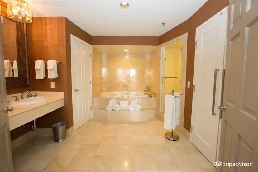 Hotels with jacuzzi in room in Hilton Head Island
