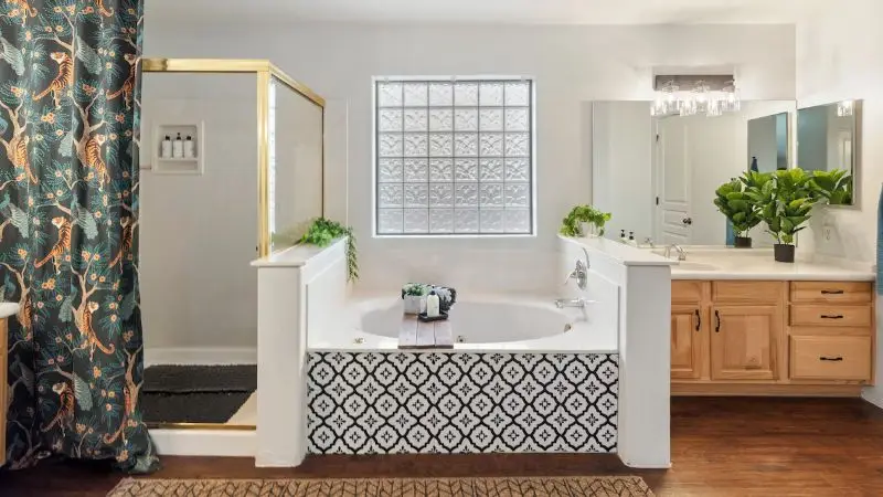 Hotels with jacuzzi in room in Az