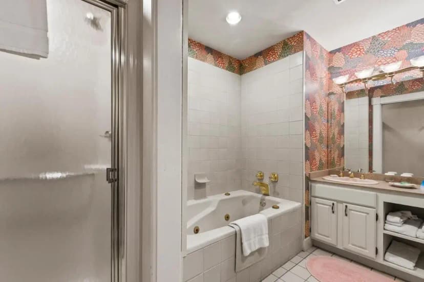 Hotels with jacuzzi in room in Bennington