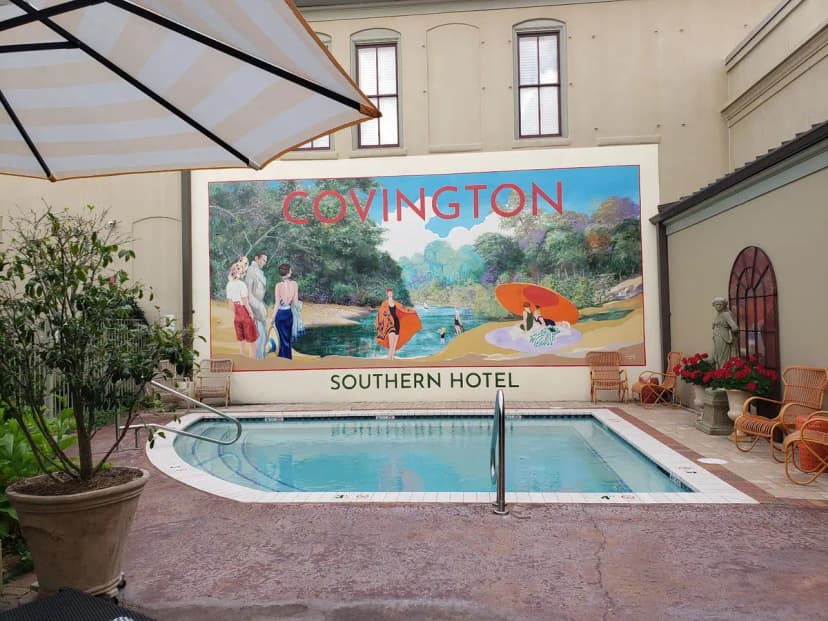 Hotels with jacuzzi in room in Covington